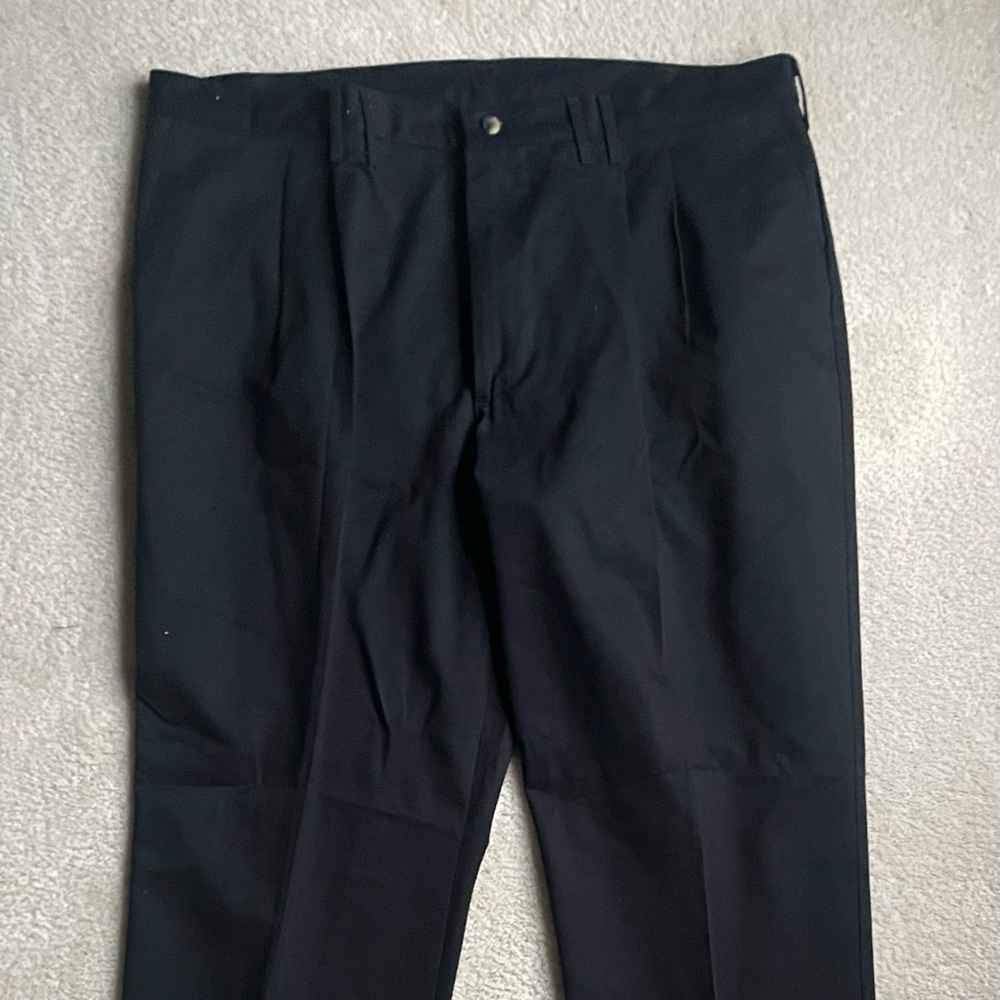 Men's Wrangler Black Ultimate Khaki Pleated Classic Fit Pants 44x30